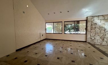 En Venta, Casa en la Col. México Nte, Esquina, 6 Rec. 6 baños Terreno 1,160 m2