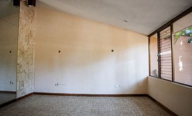 En Venta, Casa en la Col. México Nte, Esquina, 6 Rec. 6 baños Terreno 1,160 m2