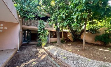 En Venta, Casa en la Col. México Nte, Esquina, 6 Rec. 6 baños Terreno 1,160 m2