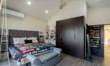 Venta de Casa en Bosque Esmeralda, Atizapán