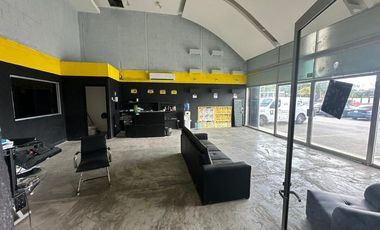 Renta Bodega Comercial con Oficinas y Andén – 1,442 m² Totales