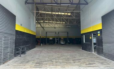 Renta Bodega Comercial con Oficinas y Andén – 1,442 m² Totales