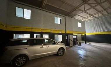 Renta Bodega Comercial con Oficinas y Andén – 1,442 m² Totales
