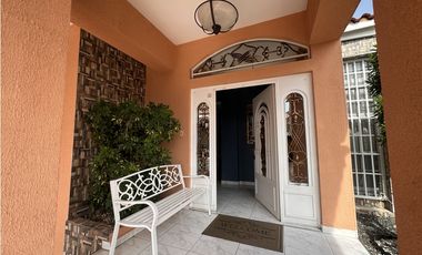 VENTA CASA  EN ALTOS DEL BOSQUE, EL DORAL  329.82MTR
