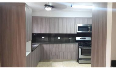ALQUILER DE CASA EN CLAYTON, EMBASSY GARDEN