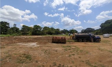 Se vende finca comercial de 2 Has en el centro de la Chorrera (DR)