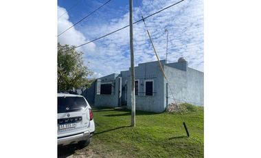 casa dos habitaciones y garage