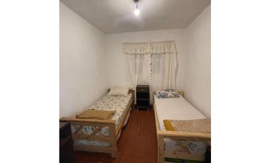 casa dos habitaciones y garage