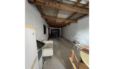 casa dos habitaciones y garage