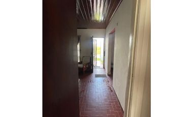 casa dos habitaciones y garage