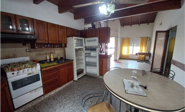 CASA PH FRENTE CALLE PARIS Y SARRACHAGA