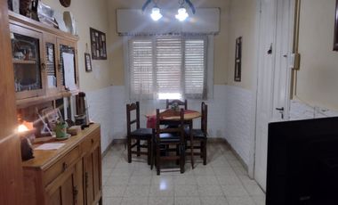 CASA DOS DORMITORIOS CIUDAD DE AZUL A LA VENTA