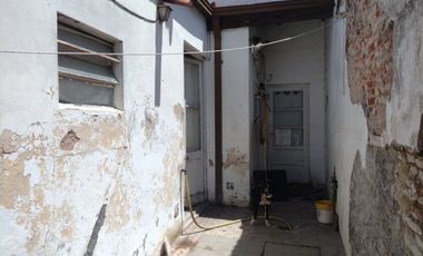 CASA DOS DORMITORIOS CIUDAD DE AZUL A LA VENTA