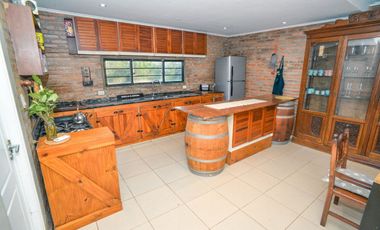 Casa Moderna de 2 dormitorios y pileta en Arroyo L