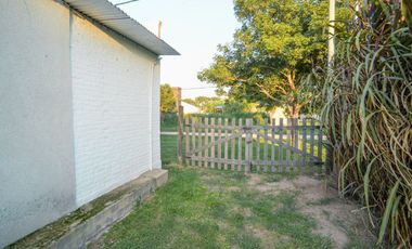 Casa Moderna de 2 dormitorios y pileta en Arroyo L