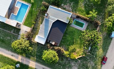 Casa Moderna de 2 dormitorios y pileta en Arroyo L