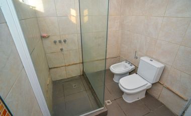 Casa Moderna de 2 dormitorios y pileta en Arroyo L