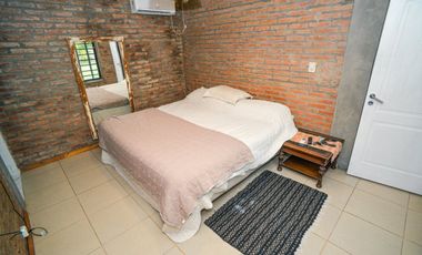 Casa Moderna de 2 dormitorios y pileta en Arroyo L