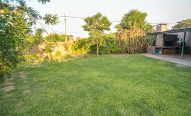 Casa Moderna de 2 dormitorios y pileta en Arroyo L