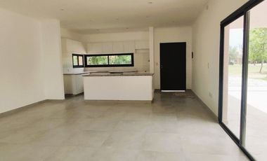 CASA VENTA PRADERAS 57 CAÑUELAS 4 AMBIENTES COCHER