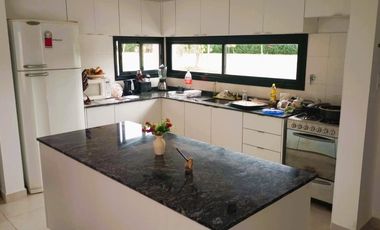 CASA VENTA PRADERAS 57 CAÑUELAS 4 AMBIENTES COCHER
