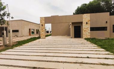 CASA VENTA PRADERAS 57 CAÑUELAS 4 AMBIENTES COCHER