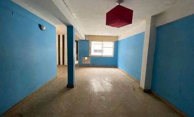 VENTA LOCAL COMERCIAL + 3 DEPARTAMENTOS REFACCION
