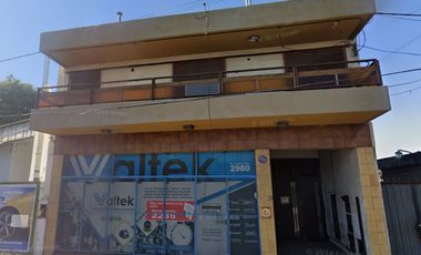 VENTA LOCAL COMERCIAL + 3 DEPARTAMENTOS REFACCION