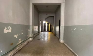 VENTA LOCAL COMERCIAL + 3 DEPARTAMENTOS REFACCION