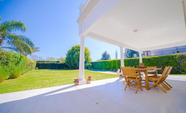 Alquiler ANUAL- Casa 6 amb. en B. Los Laureles