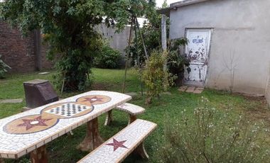 VENTA CASA 3 AMB. C/COCH PATIO PARRILLA EN MATHEU