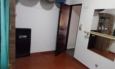 VENTA CASA 3 AMB. C/COCH PATIO PARRILLA EN MATHEU