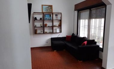 VENTA CASA 3 AMB. C/COCH PATIO PARRILLA EN MATHEU