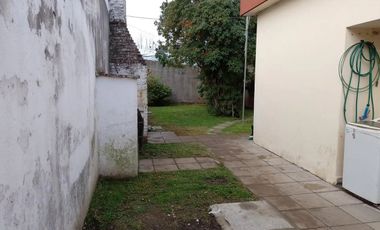 VENTA CASA 3 AMB. C/COCH PATIO PARRILLA EN MATHEU