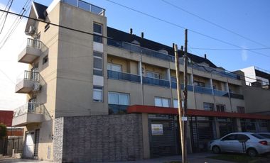 Alquiler casa 3 amb. cochera y terraza Luzuriaga