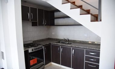 Alquiler casa 3 amb. cochera y terraza Luzuriaga