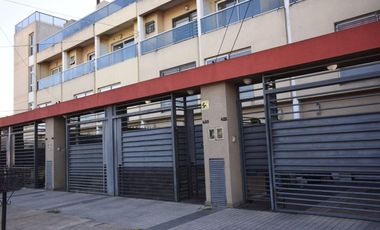 Alquiler casa 3 amb. cochera y terraza Luzuriaga