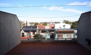 Alquiler casa 3 amb. cochera y terraza Luzuriaga