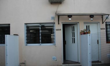 VENTA DE DUPLEX 3 AMBIENTES A LA CALLE CON COCHERA-TOTALMENTEINDEPENDIENTE - SIN EXPENSAS - APTO A CRÉDITO - LUIS GUILLÓN