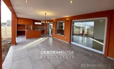 Casa en Venta 5 Ambientes Una Planta - Lote interno El Canton Zona Norte