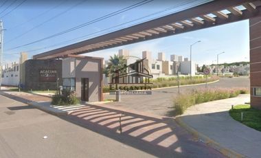 Casa renta Fraccionamiento Dos Valles Ciudad del Sol Qro 11,000 LorMen