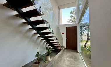 CASA EN VENTA EN MÉRIDA. PRIV. PARQUE NATURA