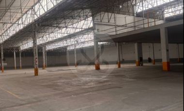 Bodega comercial en renta en San Martín Xochinahuac