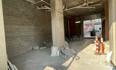 Renta local en plaza a pie de Av. Manuel Ordoñez, Lechugal, Santa Catarina