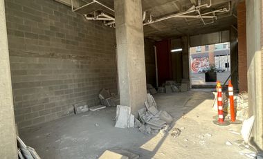 Renta local en plaza a pie de Av. Manuel Ordoñez, Lechugal, Santa Catarina