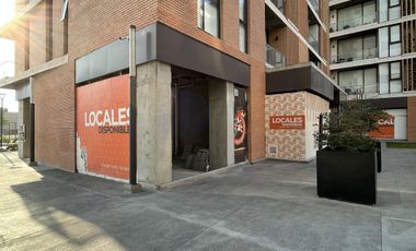 Renta local en plaza a pie de Av. Manuel Ordoñez, Lechugal, Santa Catarina