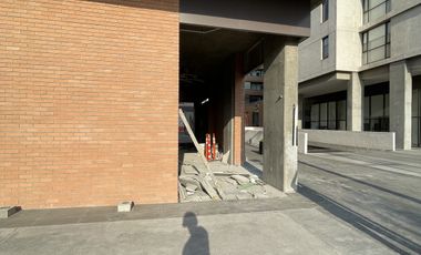 Renta local en plaza a pie de Av. Manuel Ordoñez, Lechugal, Santa Catarina