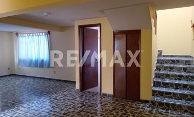 Casa en Venta - (3)