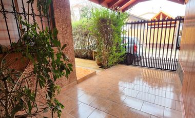 HERMOSA CASA EN MAIPU PASAJE CERRADO SEGURO