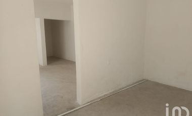 SE RENTA BODEGA CON OFICINA CERCA DE AEROPUERTO